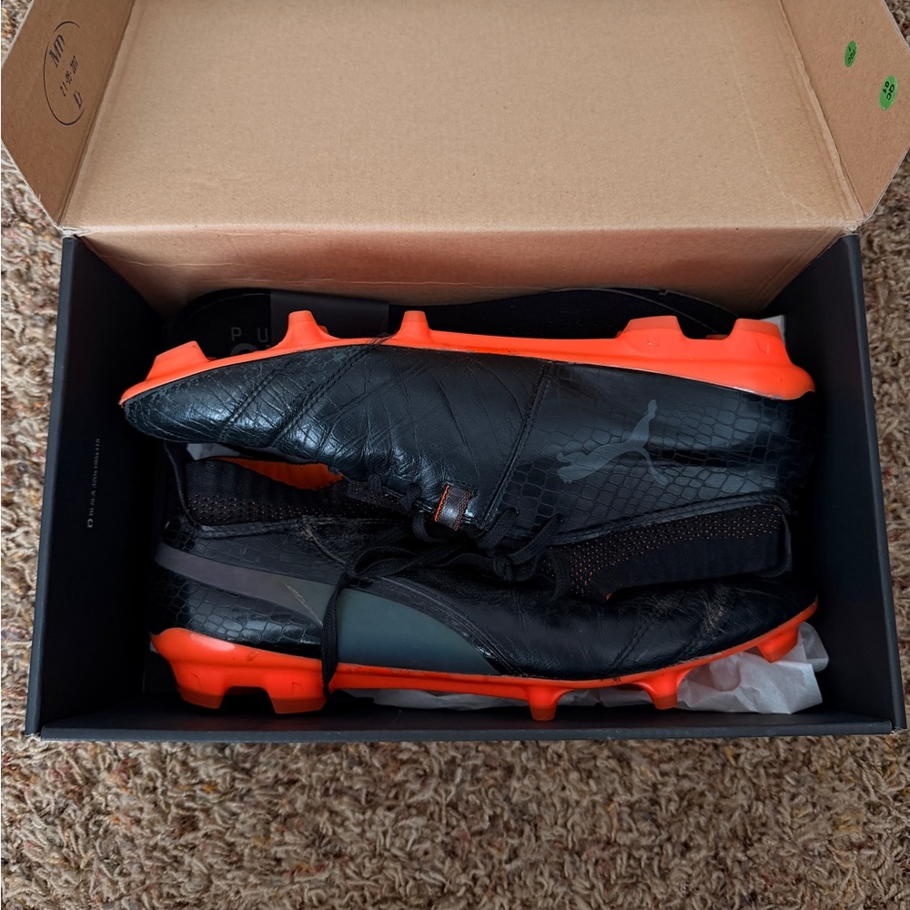 Puma Men's Black and Orange Athletic Shoes